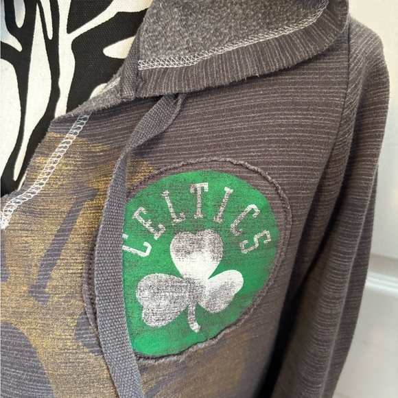 Women’s Boston Celtics hoody- large - Picture 3 of 4